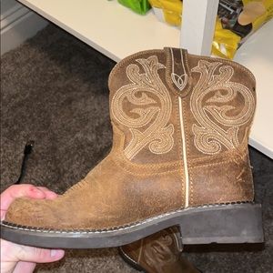 Ariat Cowgirl boots size 7B color Brown